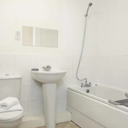 Spacious 2Bedroom 2Bathroom Flat In Warrington By Amazing Spaces Relocations Ltd. Exterior photo