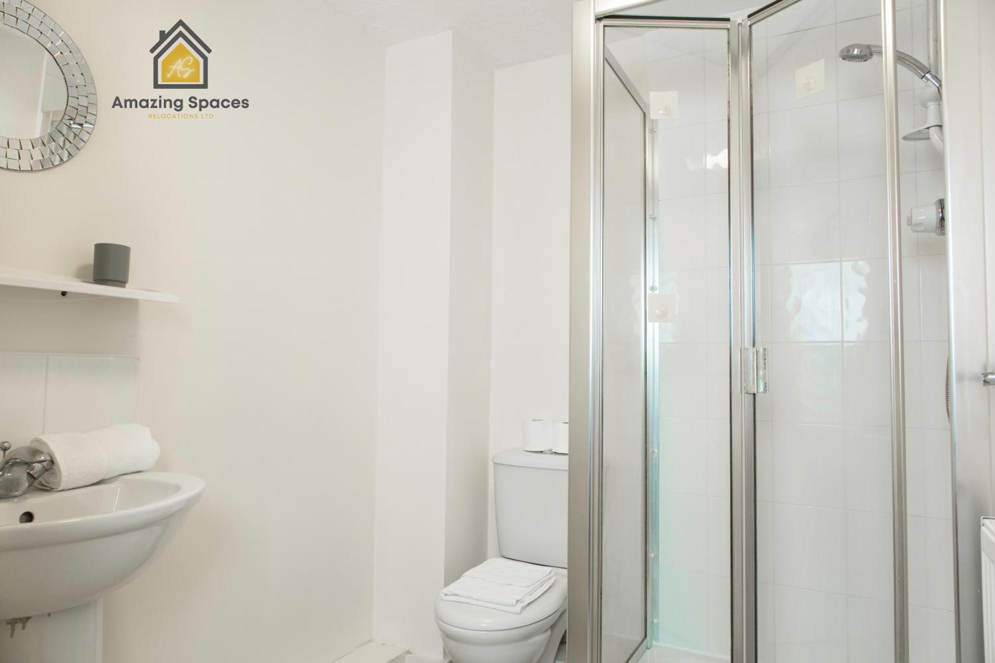 Spacious 2bedroom 2bathroom Flat In By Amazing Spaces Relocations Ltd. Warrington
