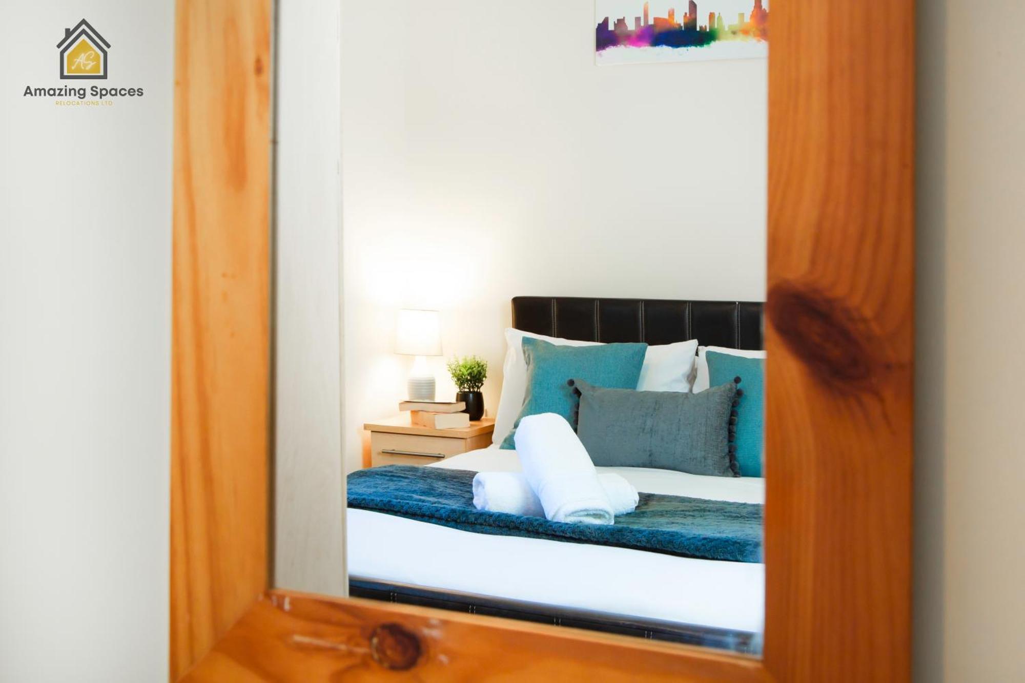 Spacious 2bedroom 2bathroom Flat In By Amazing Spaces Relocations Ltd. Apartment